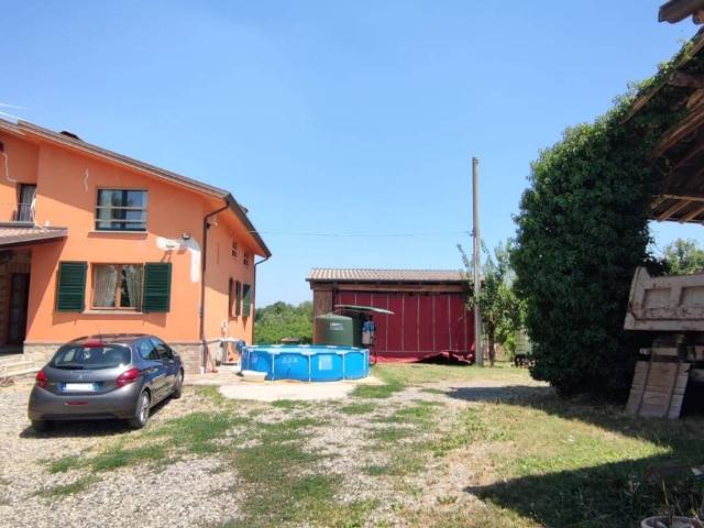 Villa in vendita a Pianello Val Tidone PC