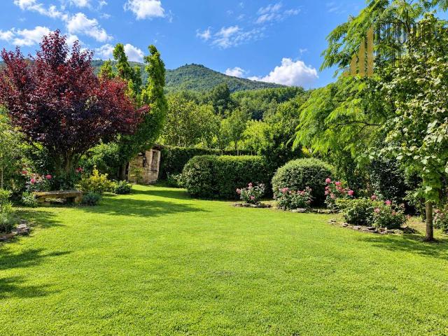 Villa in vendita a Pianello Val Tidone PC