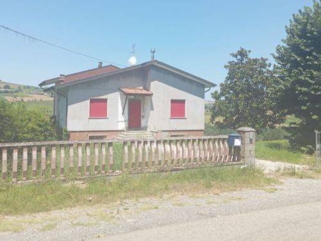 Villa in vendita a Pianello Val Tidone PC