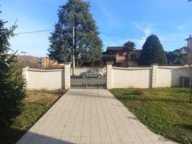 Villa in vendita a Pianello Val Tidone PC