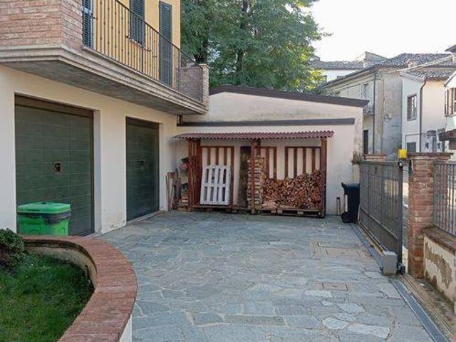Villa in vendita a Pianello Val Tidone PC