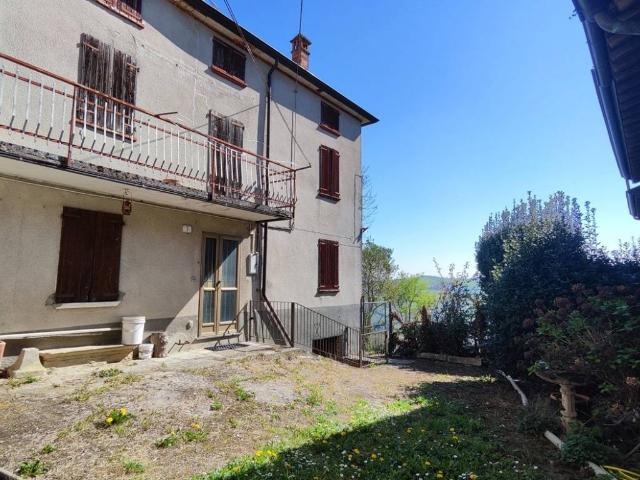 Villa in vendita a Pianello Val Tidone PC