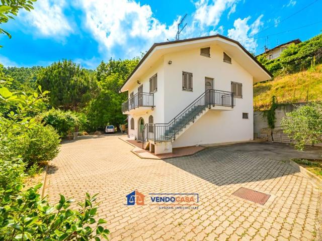 Villa in vendita a Piasco CN