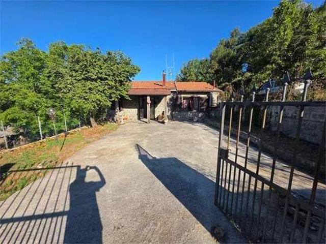 Villa in vendita a Piazza al Serchio LU