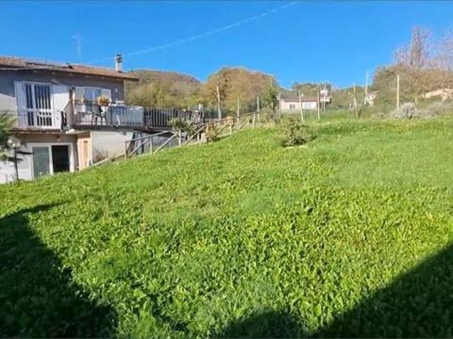 Villa in vendita a Piazza al Serchio LU