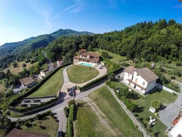 Villa in vendita a Piazza al Serchio LU