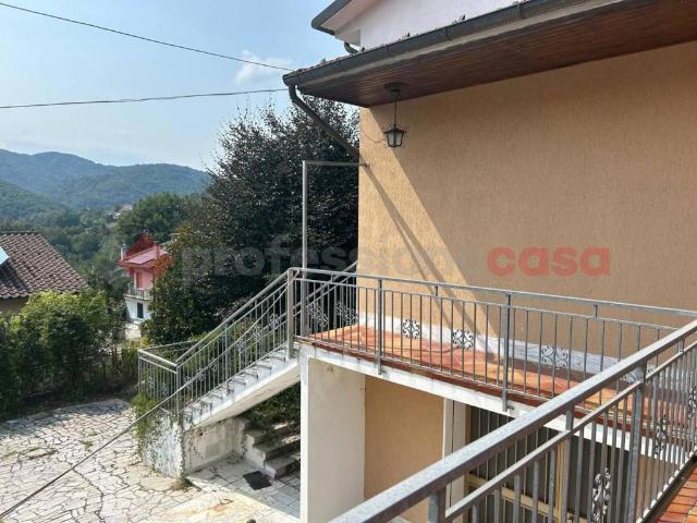 Villa in vendita a Piazza al Serchio LU