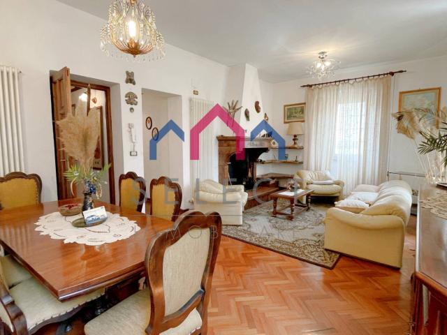 Villa in vendita a Piazza al Serchio, Nicciano