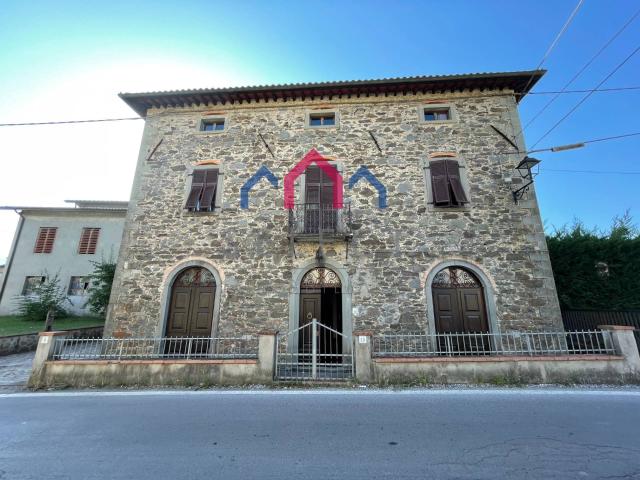 Villa in vendita a Piazza al Serchio, Nicciano