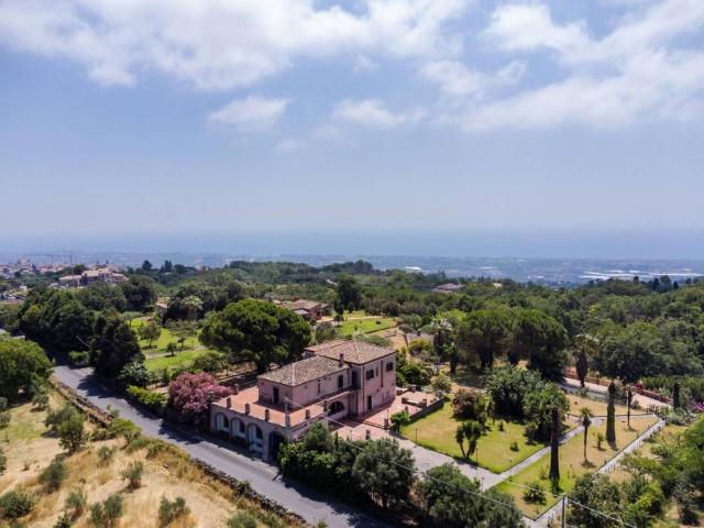 Villa in vendita a Piedimonte Etneo CT