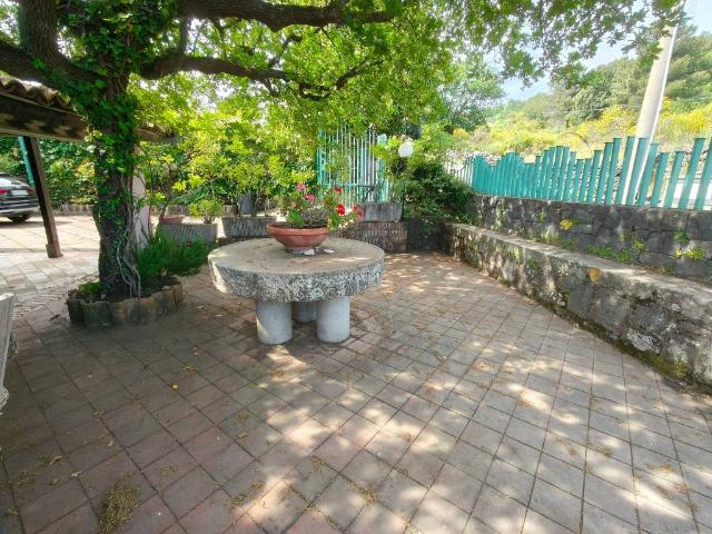 Villa in vendita a Piedimonte Etneo CT