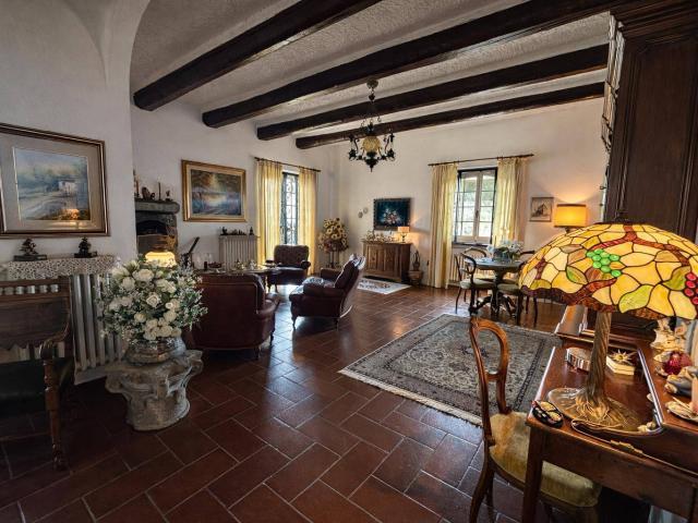 Villa in vendita a Pietra Marazzi
