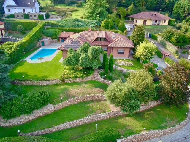 Villa in vendita a Pietra Marazzi AL
