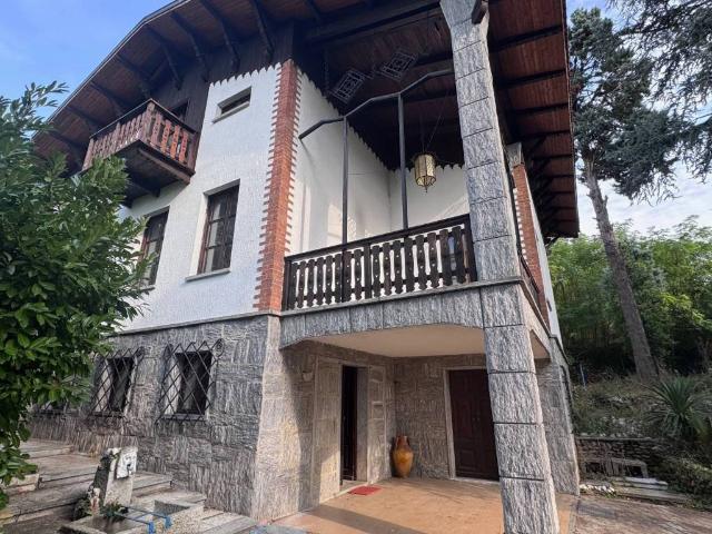 Villa in vendita a Pietra Marazzi AL