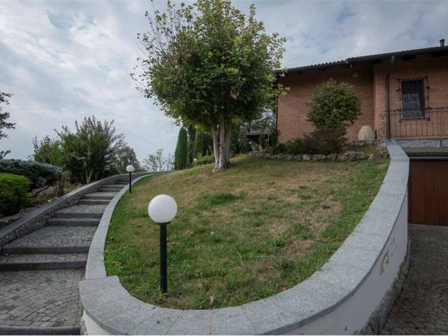 Villa in vendita a Pietra Marazzi AL