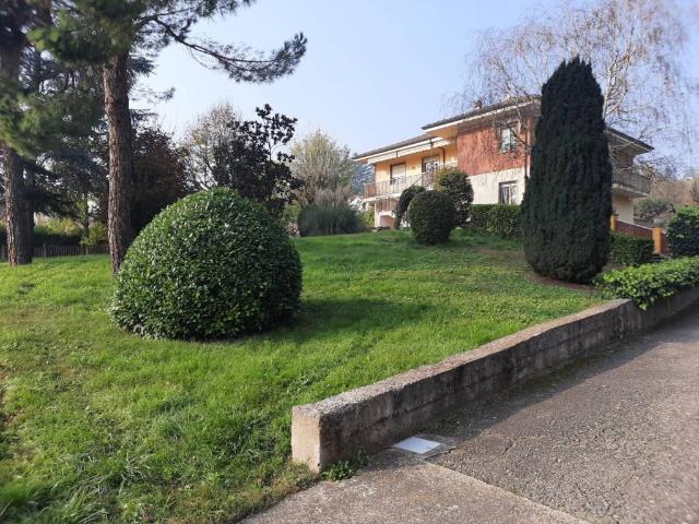 Villa in vendita a Pietra Marazzi AL