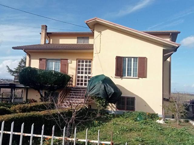 Villa in vendita a Pietradefusi AV