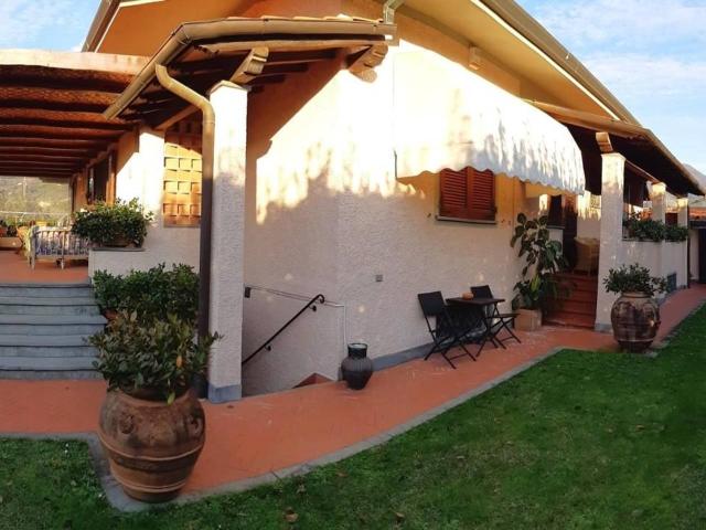 Villa in vendita a Pietrasanta