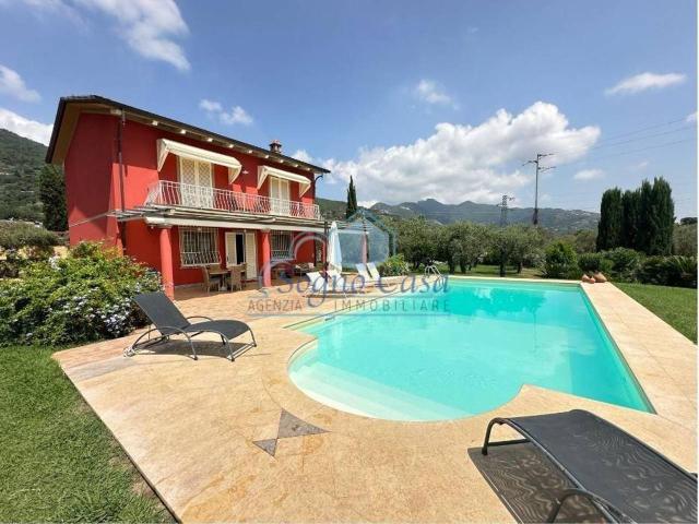 Villa in vendita a Pietrasanta