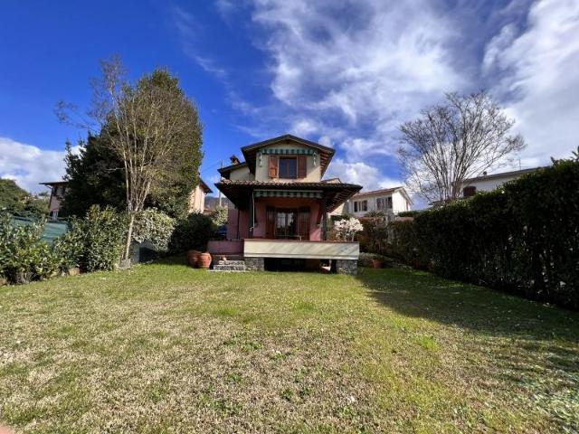 Villa in vendita a Pietrasanta