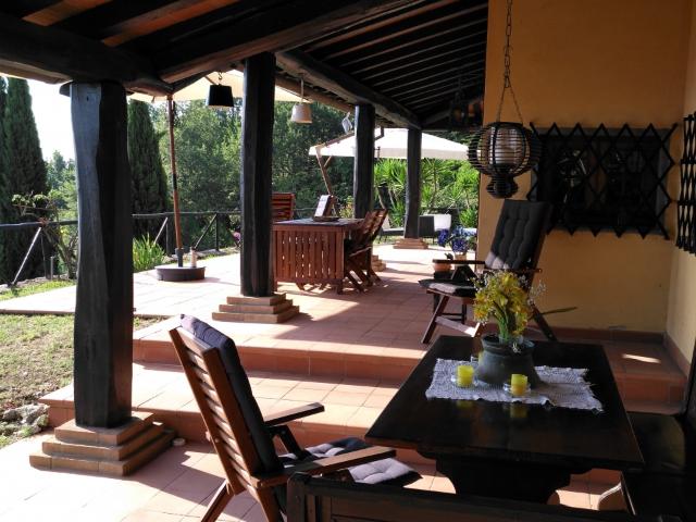 VILLA in VENDITA a PIETRASANTA COLLINA di 8 vani