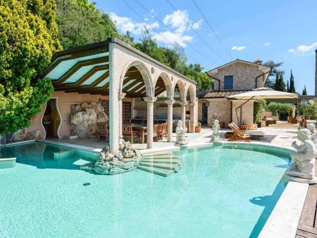 Villa in vendita a Pietrasanta LU