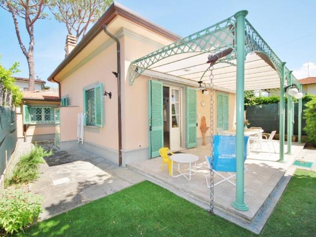Villa in vendita a Pietrasanta LU