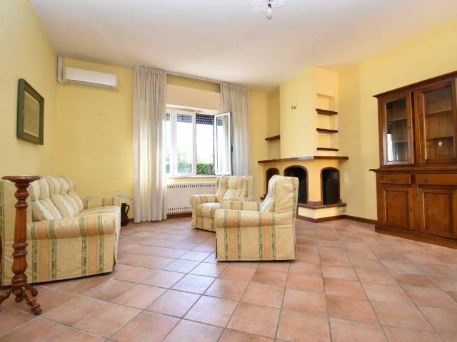 Villa in vendita a Pietrasanta LU