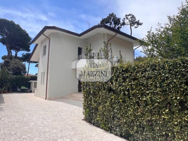 Villa in vendita a Pietrasanta LU