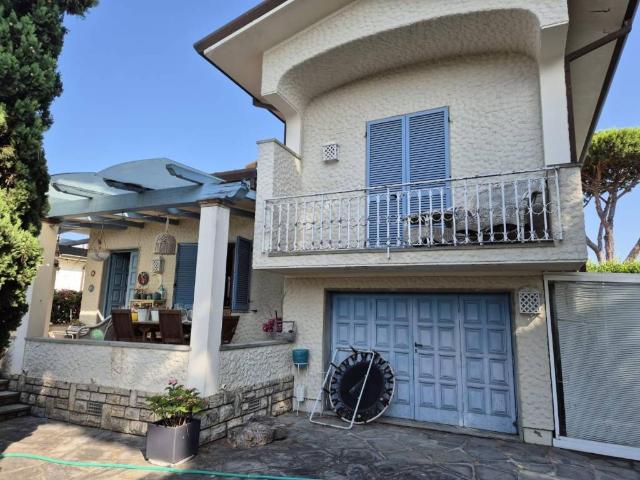 Villa in vendita a Pietrasanta LU