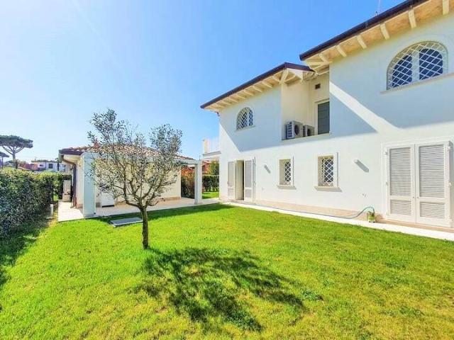Villa in vendita a Pietrasanta LU