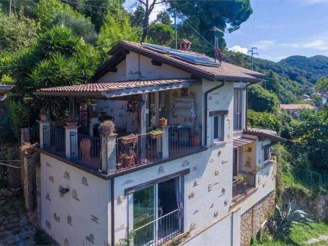 Villa in vendita a Pietrasanta LU