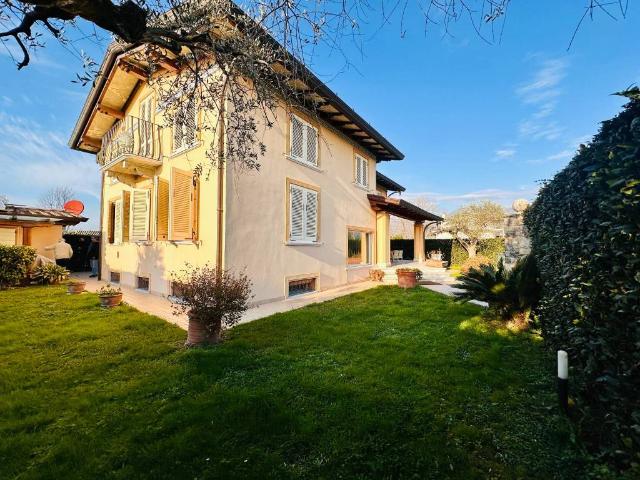 Villa in vendita a Pietrasanta LU