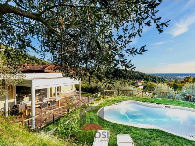 Villa in vendita a Pietrasanta LU