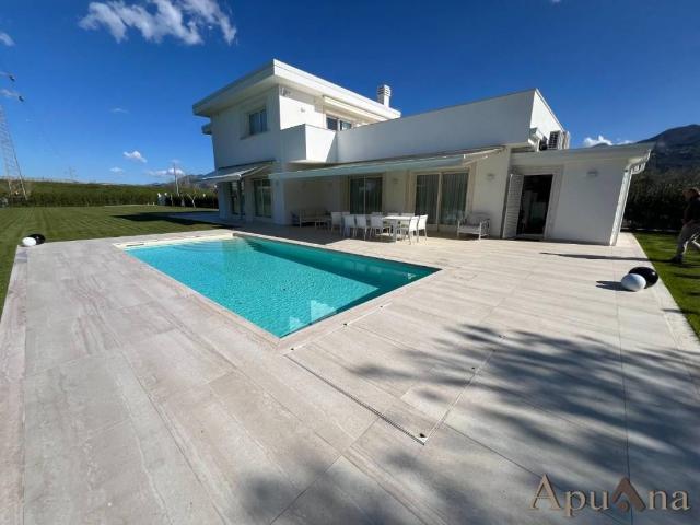 Villa in vendita a Pietrasanta LU