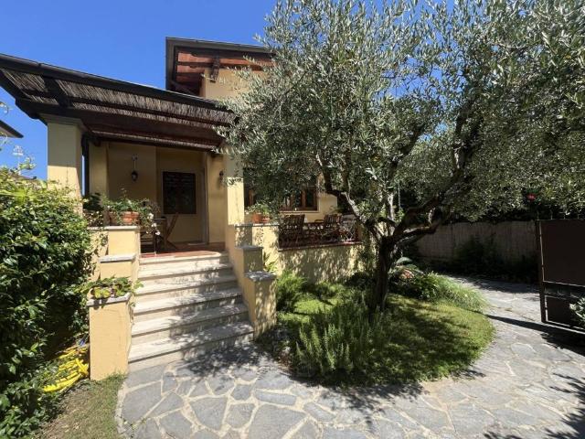 Villa in vendita a Pietrasanta LU