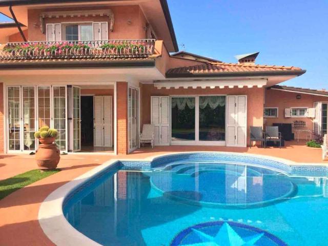 Villa in vendita a Pietrasanta LU