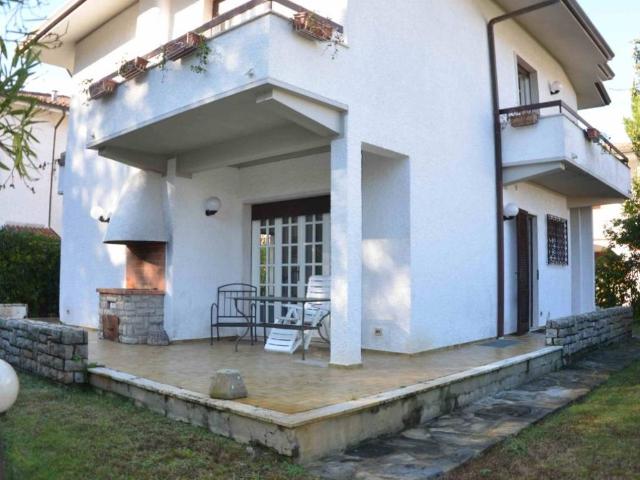 Villa in vendita a Pietrasanta LU