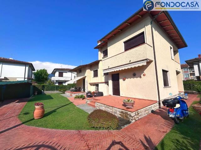 Villa in vendita a Pietrasanta LU