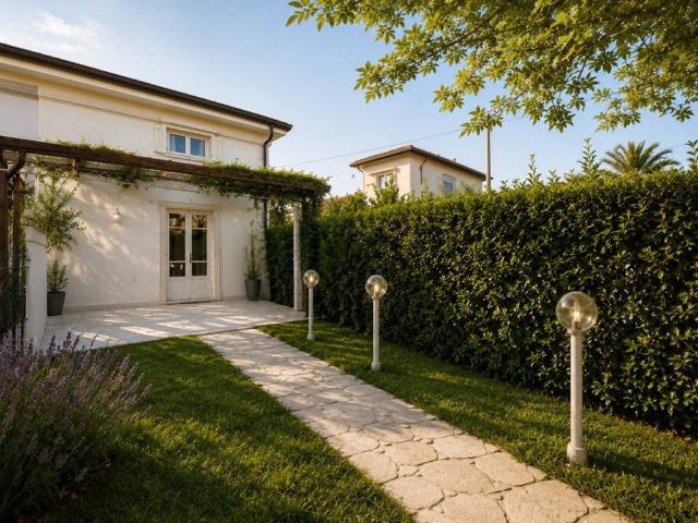 Villa in vendita a Pietrasanta LU