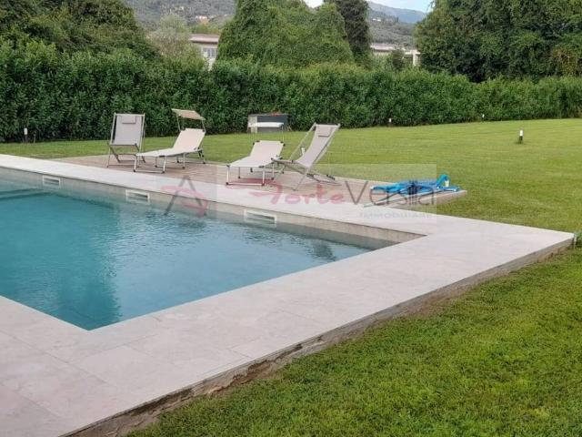 Villa in vendita a Pietrasanta LU