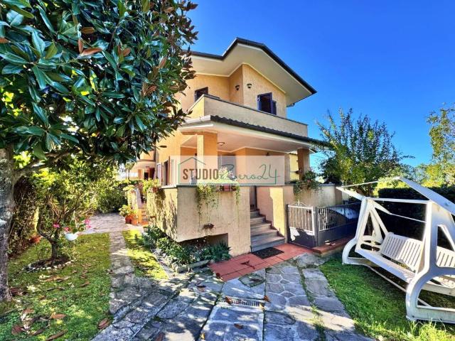 Villa in vendita a Pietrasanta LU