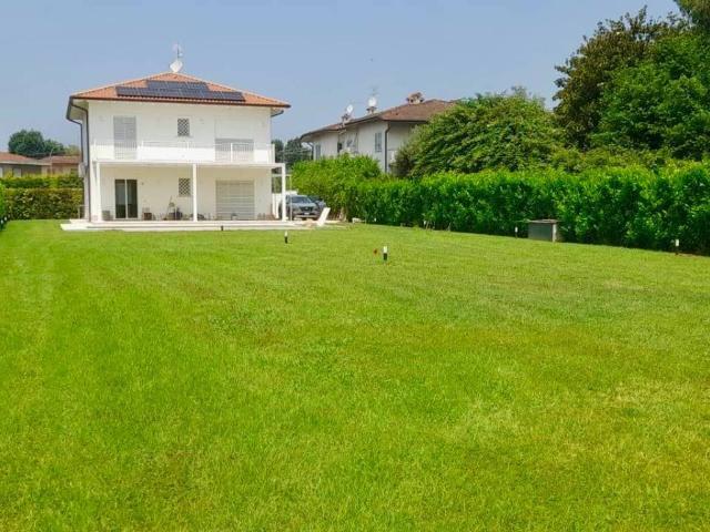 Villa in vendita a Pietrasanta LU
