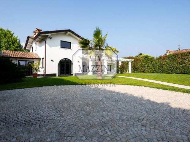 Villa in vendita a Pietrasanta LU
