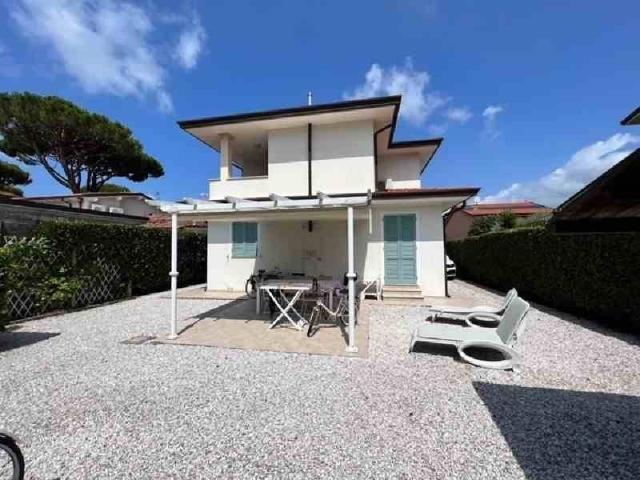 Villa in vendita a Pietrasanta LU