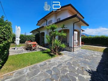 Villa in vendita a Pietrasanta LU