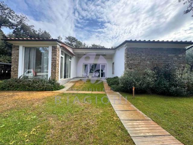 Villa in vendita a Pietrasanta LU