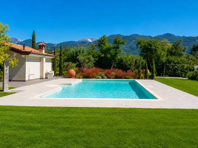 Villa in vendita a Pietrasanta LU