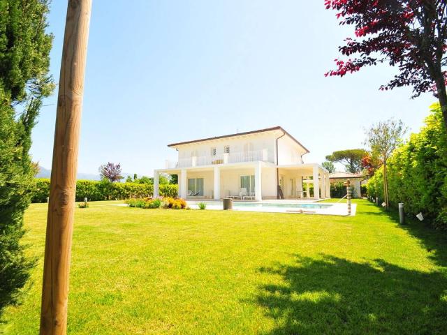 Villa in vendita a Pietrasanta LU