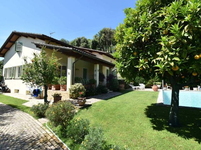 Villa in vendita a Pietrasanta LU